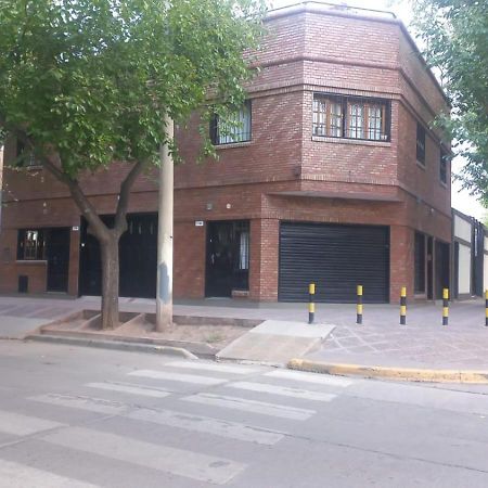 Apartamentos Willy - En Zona Residencial Con Estacionamiento 멘도사 외부 사진
