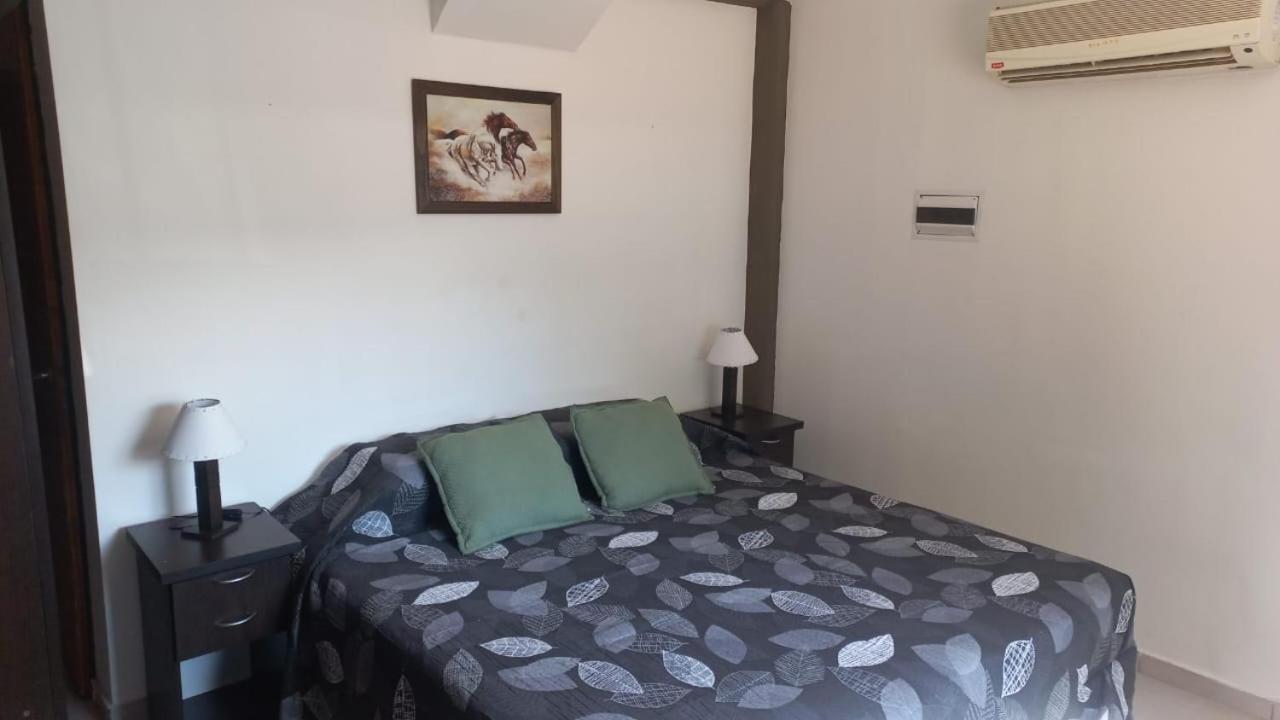 Apartamentos Willy - En Zona Residencial Con Estacionamiento 멘도사 외부 사진